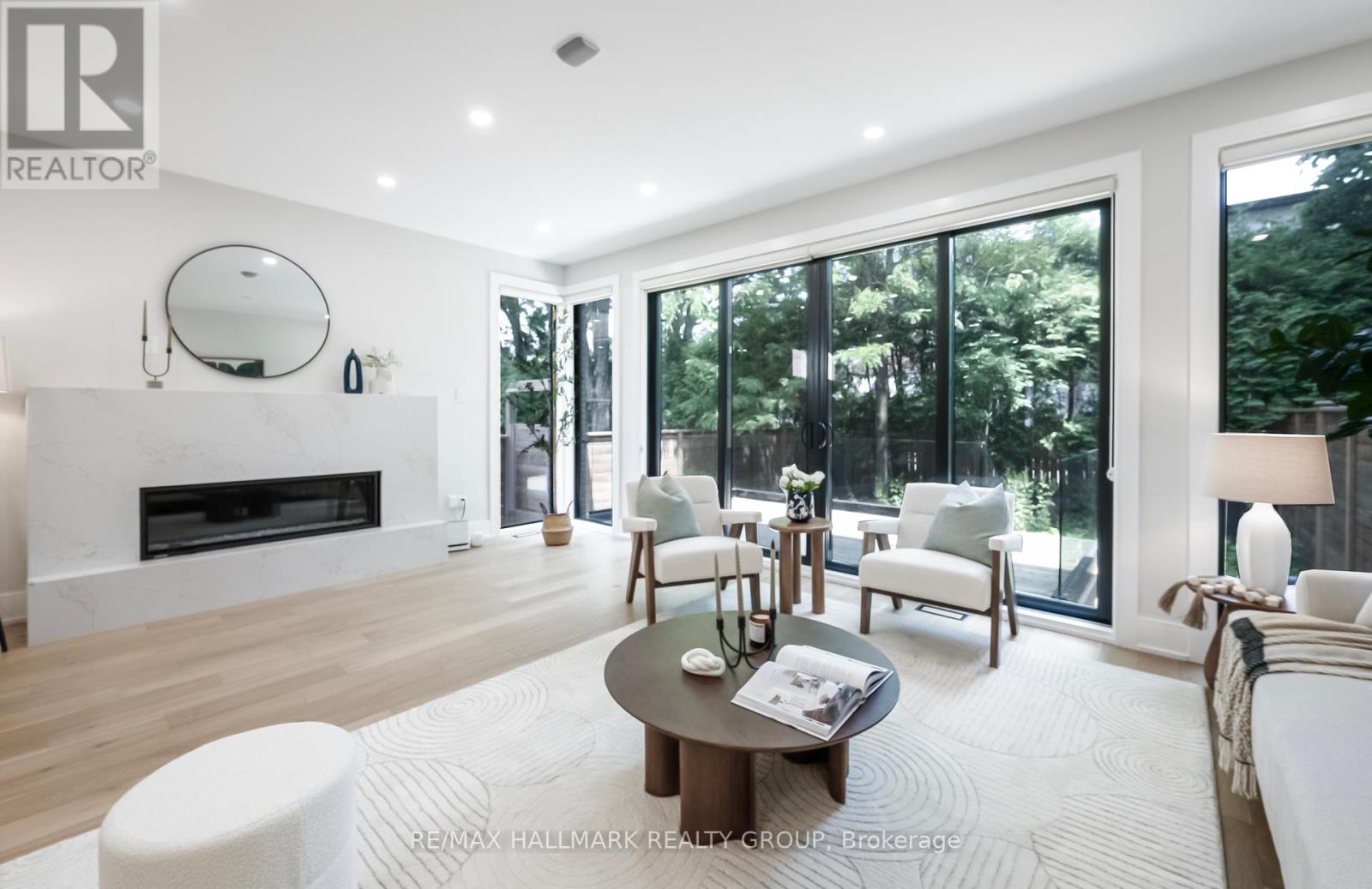 185a 185b Carleton Avenue