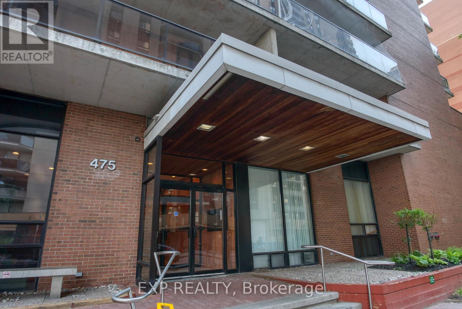 204 - 475 Laurier Avenue W