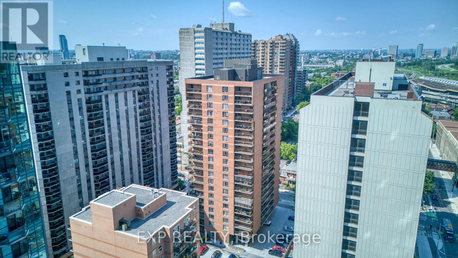 204 - 475 Laurier Avenue W
