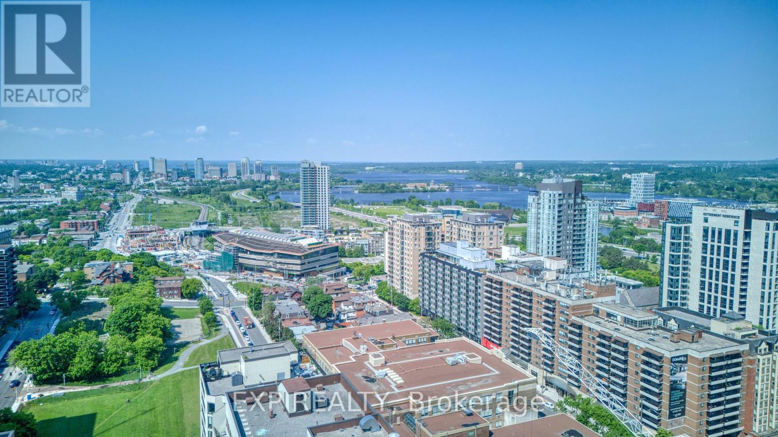 204 - 475 Laurier Avenue W