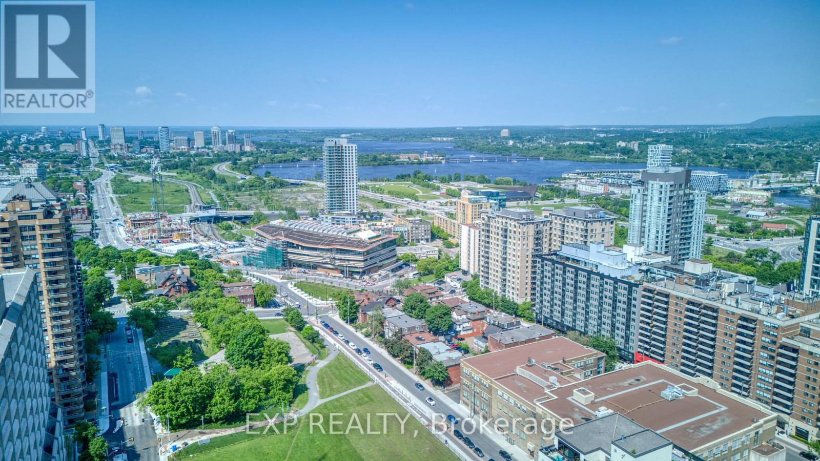 204 - 475 Laurier Avenue W