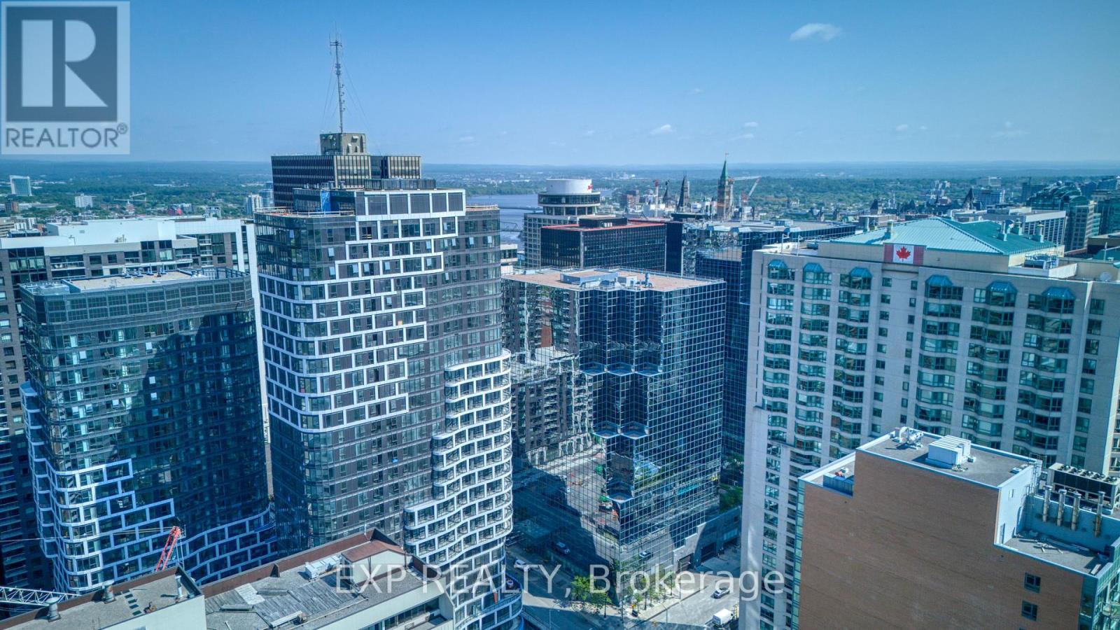204 - 475 Laurier Avenue W
