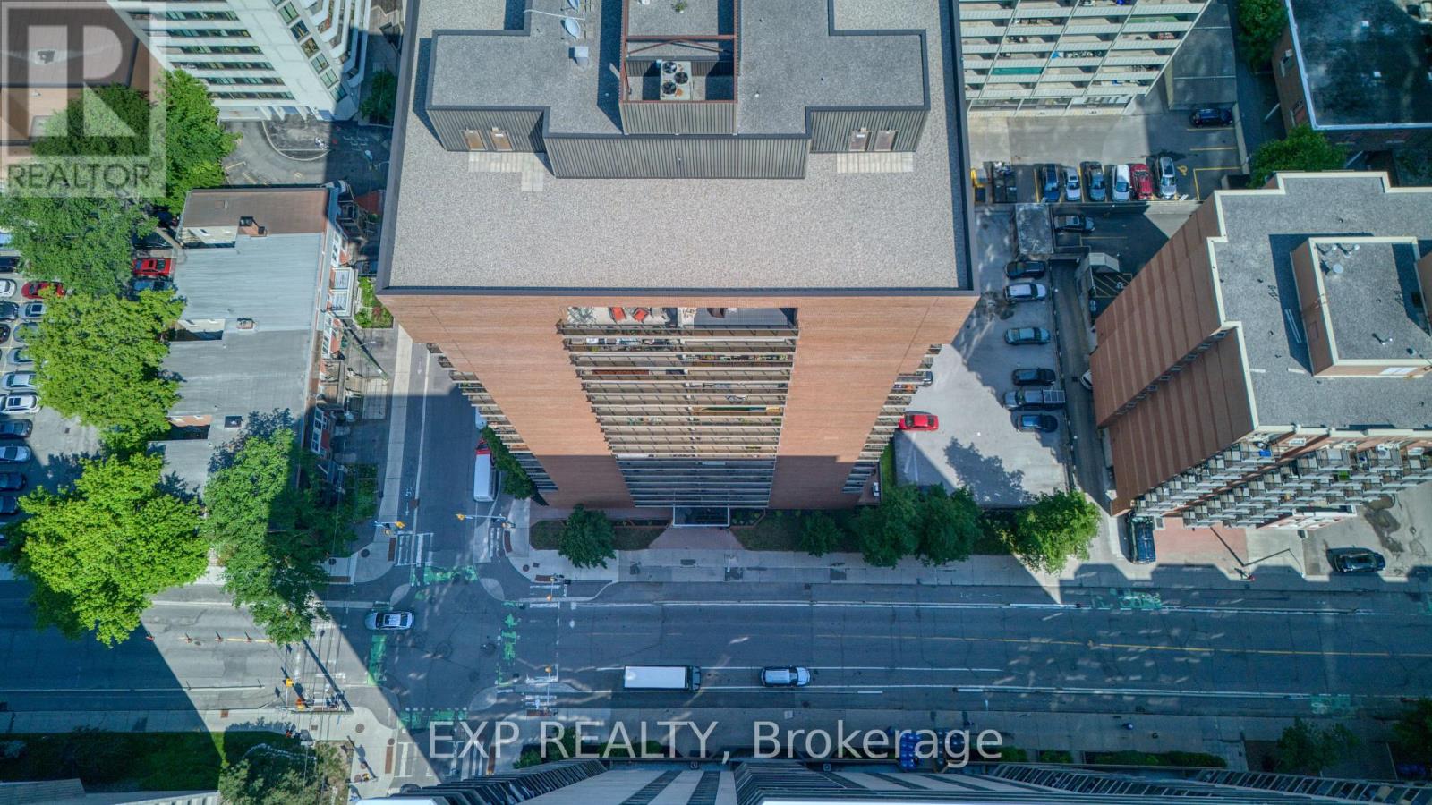 204 - 475 Laurier Avenue W