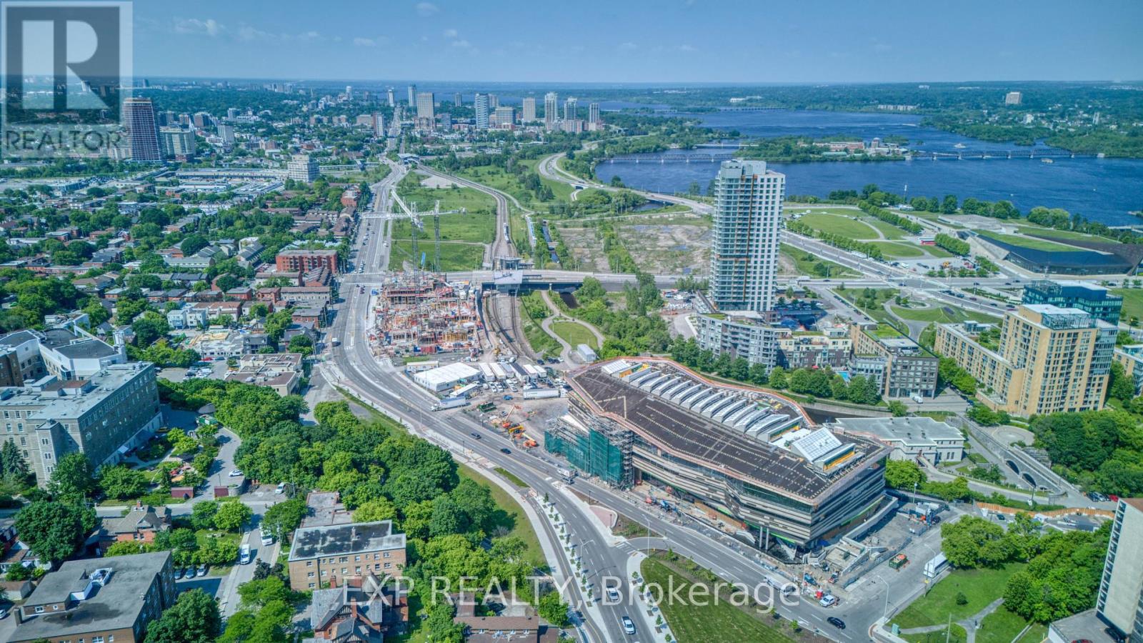 204 - 475 Laurier Avenue W