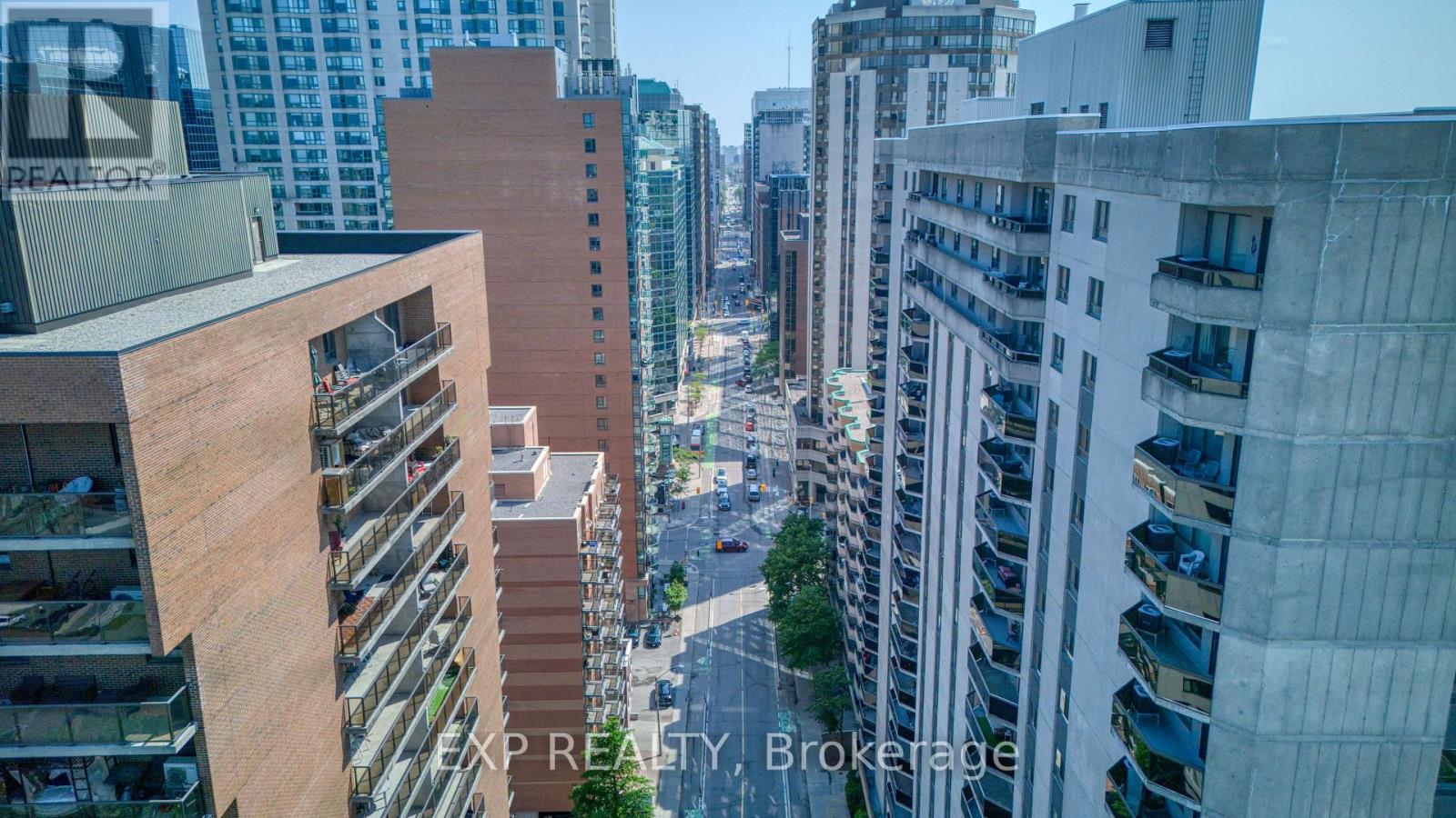 204 - 475 Laurier Avenue W