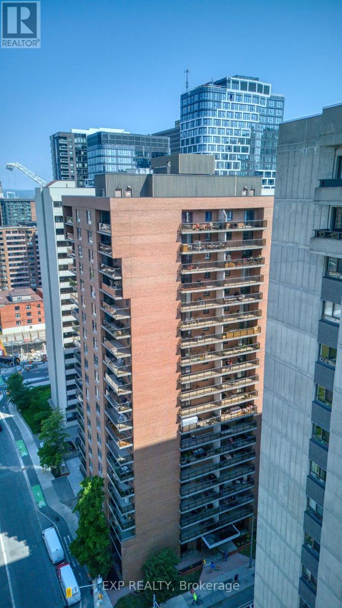 204 - 475 Laurier Avenue W