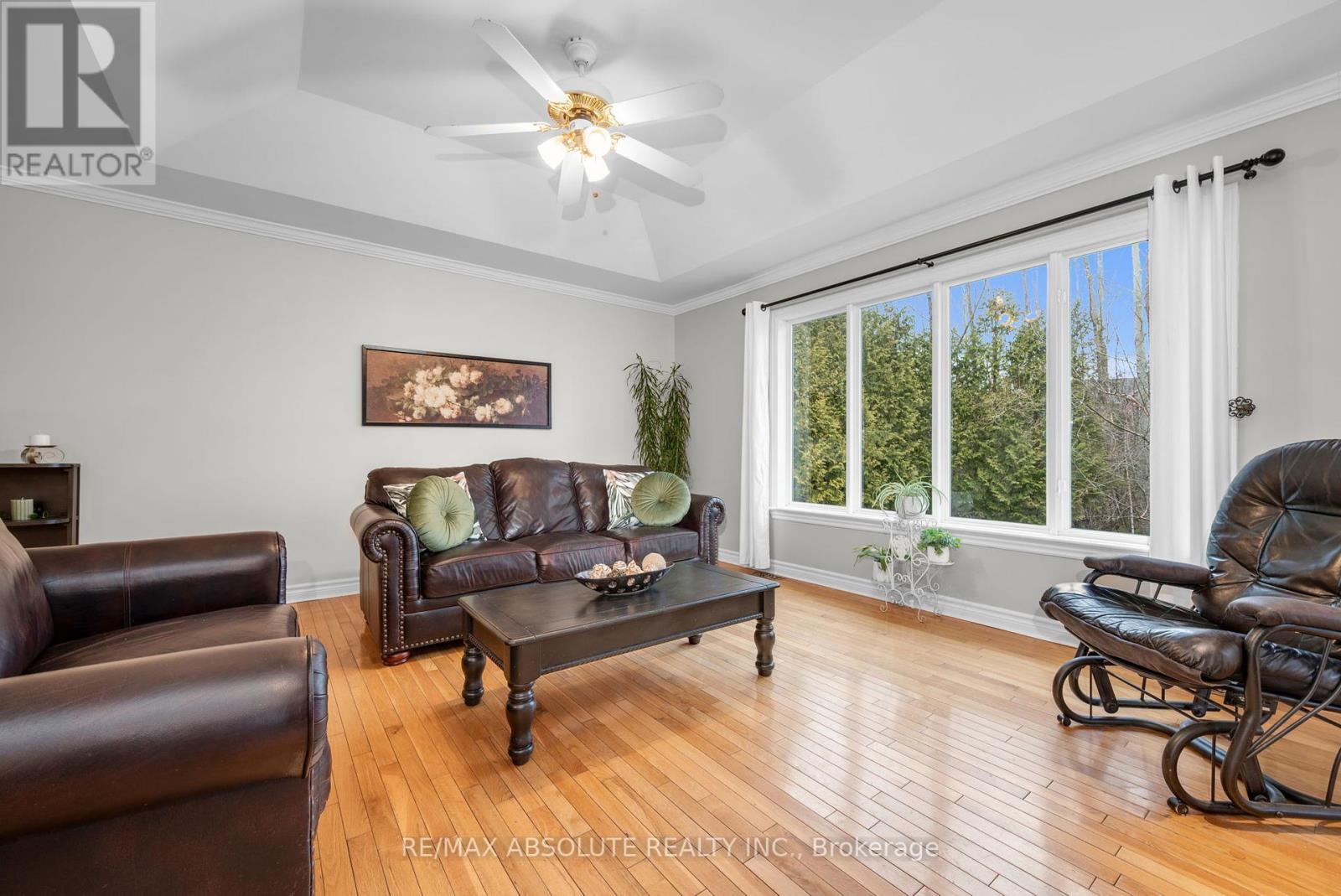 1601 Shauna Crescent