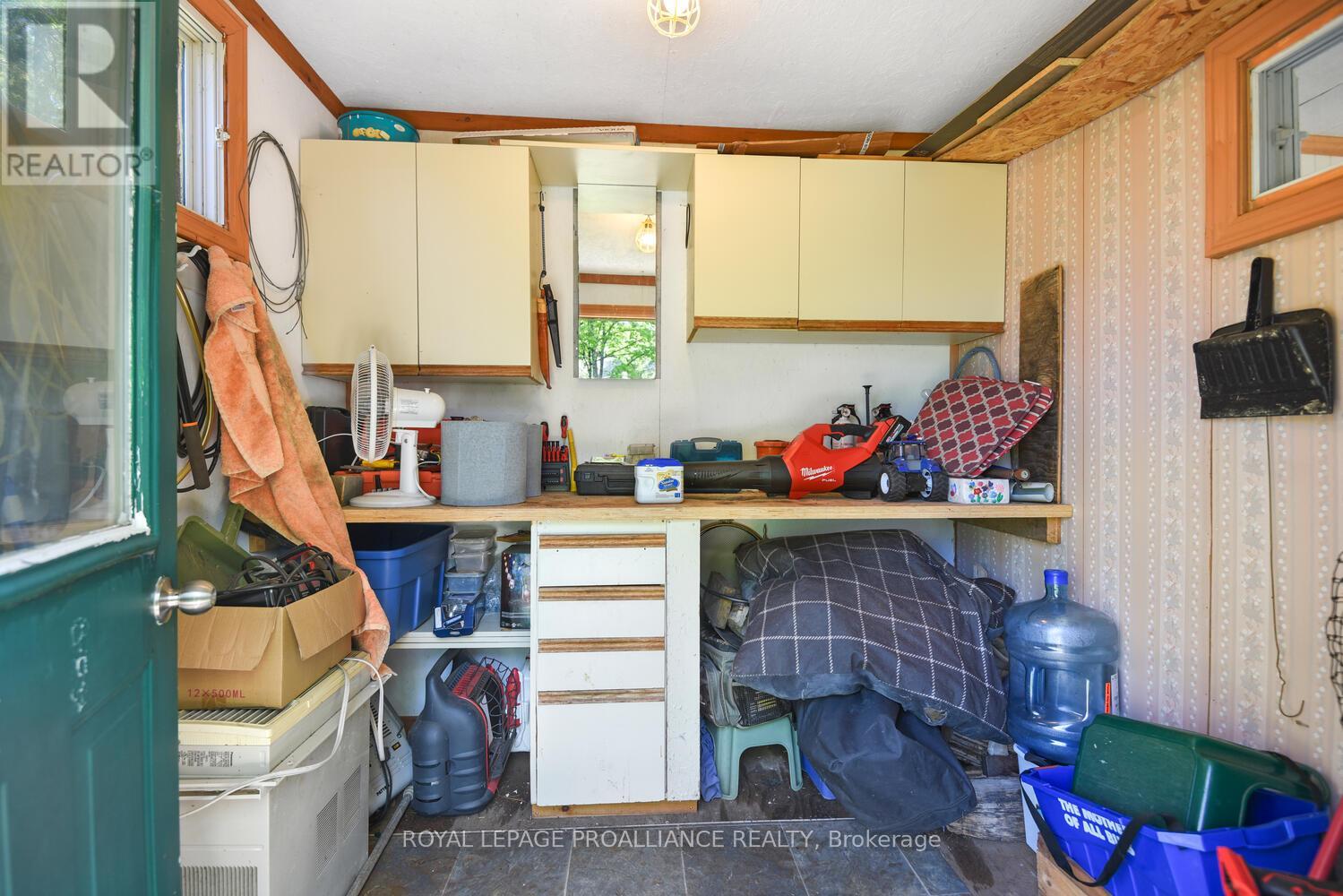 170 Longview Island