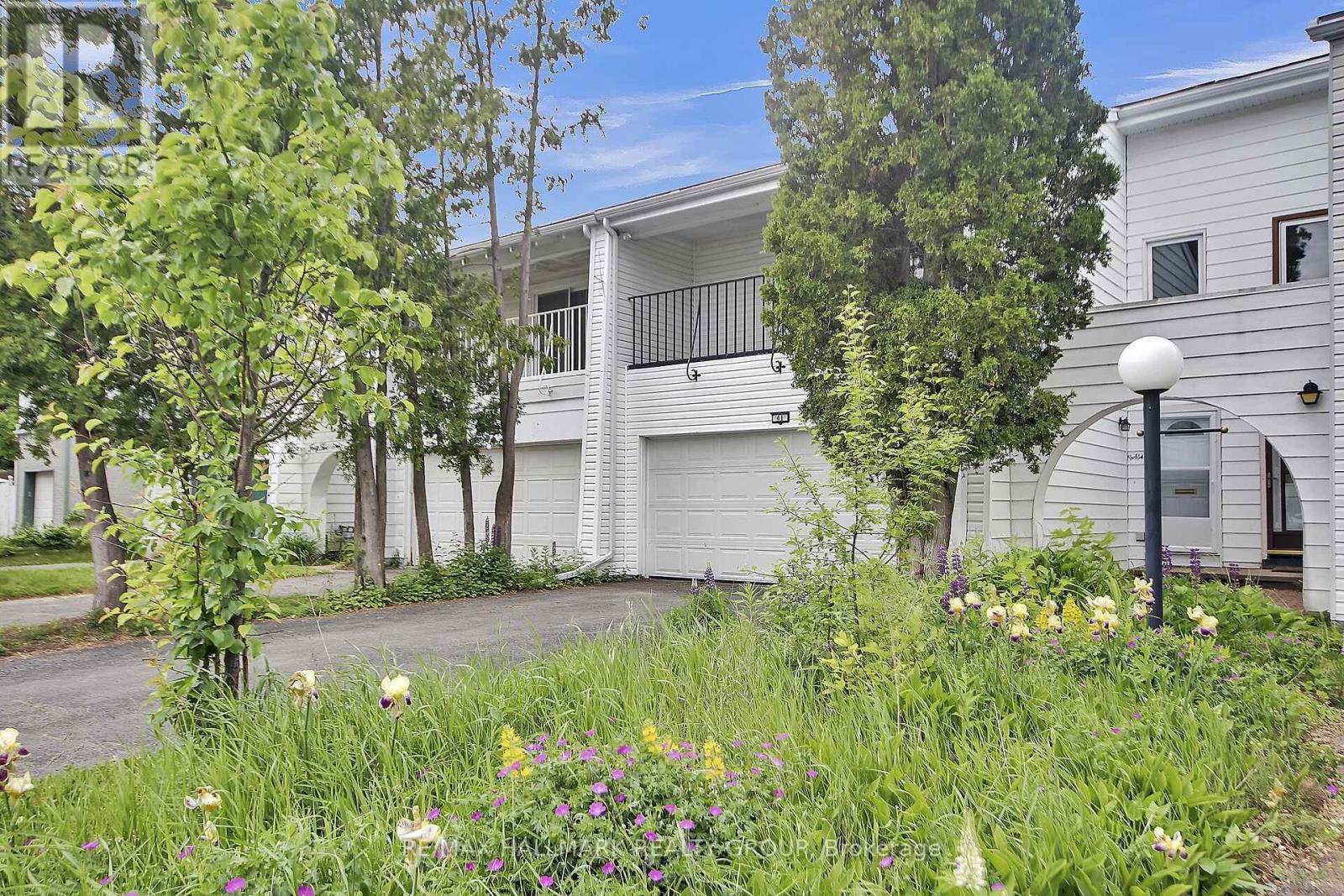 41 Grady Crescent