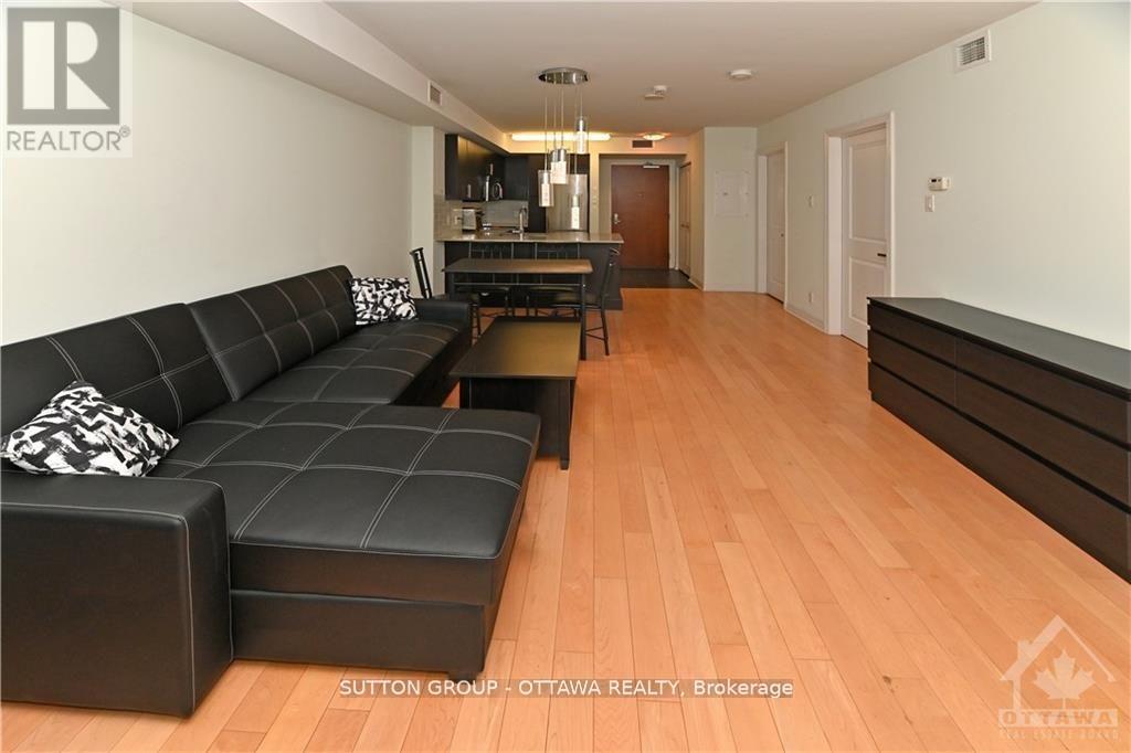 706 - 242 Rideau Street