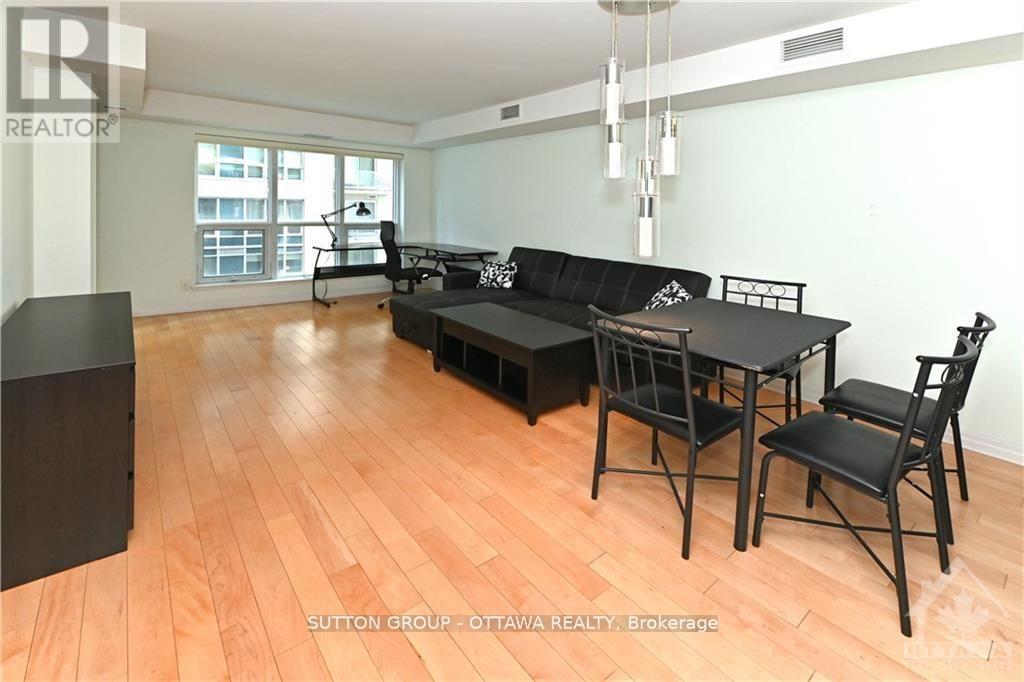706 - 242 Rideau Street