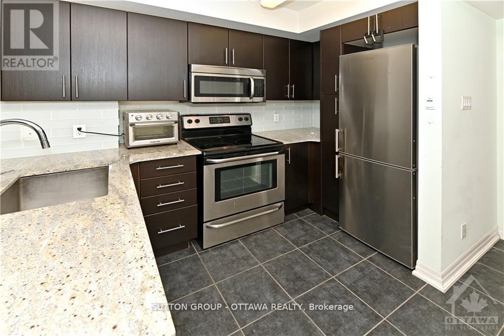 706 - 242 Rideau Street