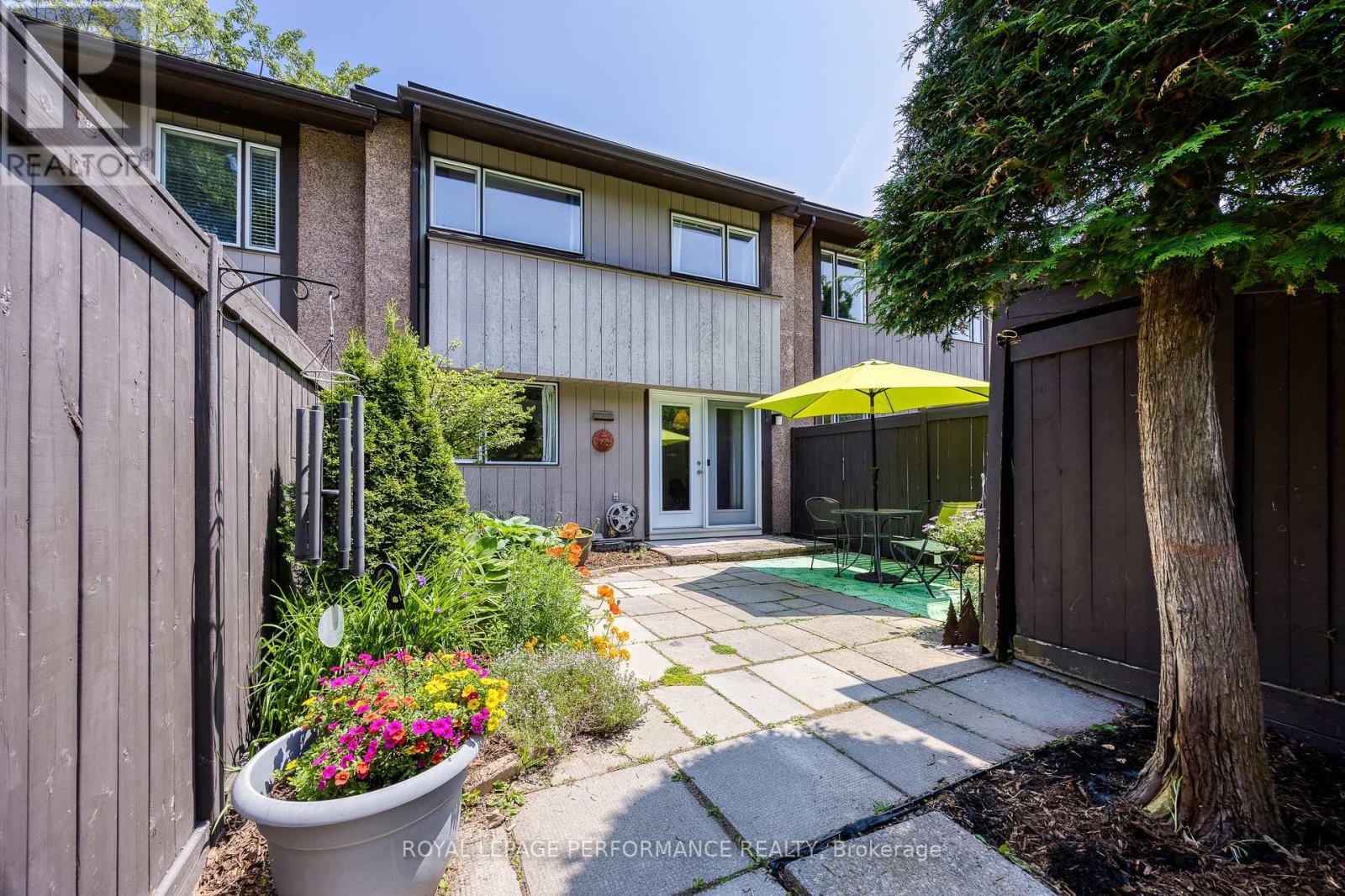 49 Reaney Court