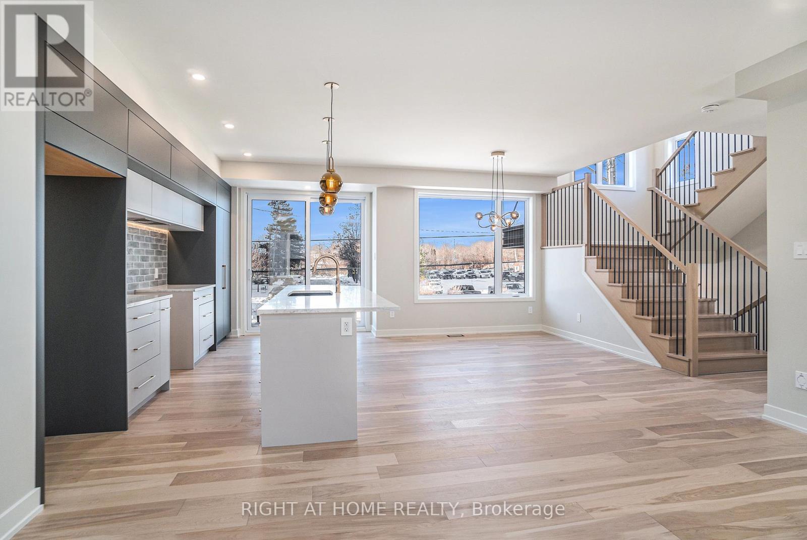 581 Codd's Road N