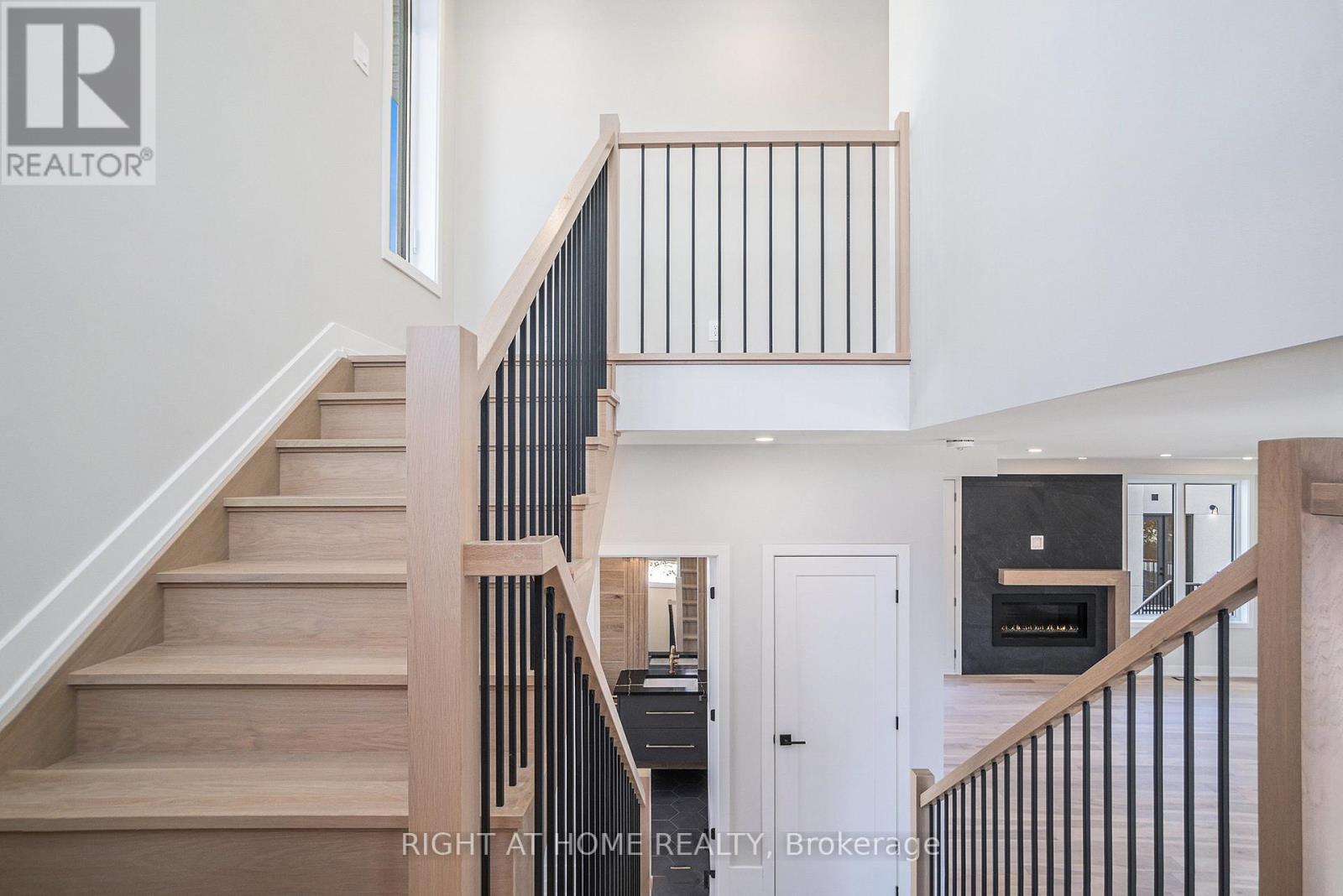 581 Codd's Road N