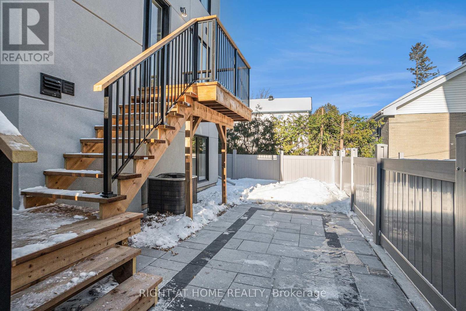 581 Codd's Road N