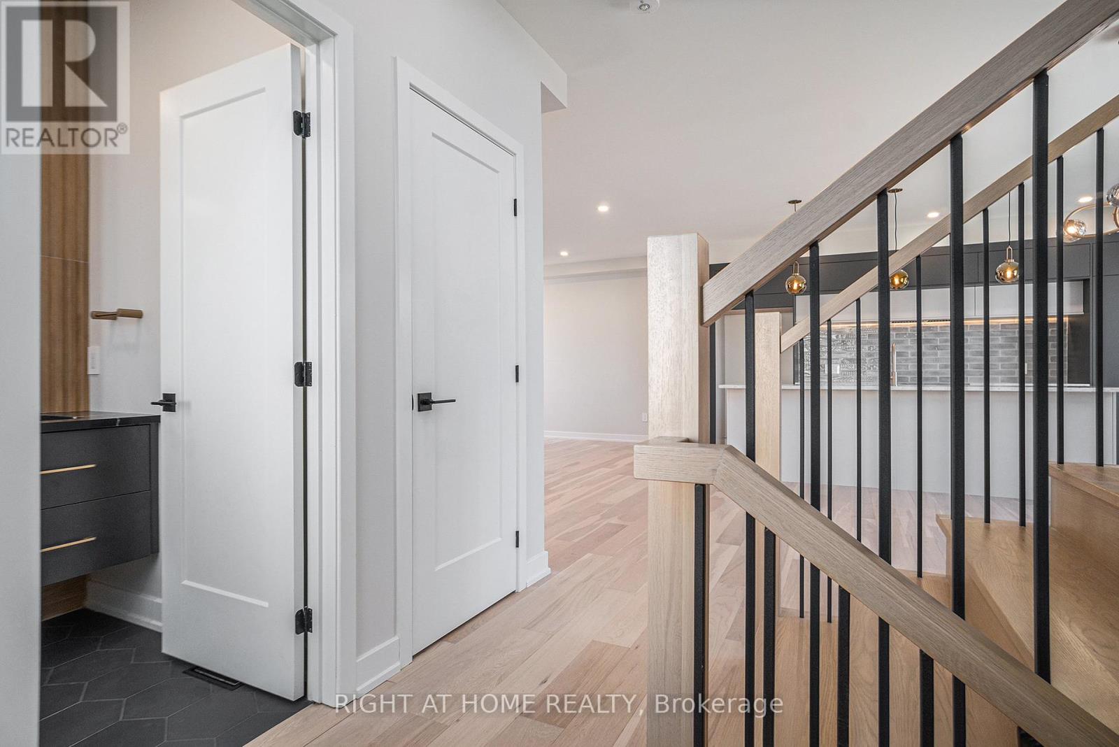 581 Codd's Road N