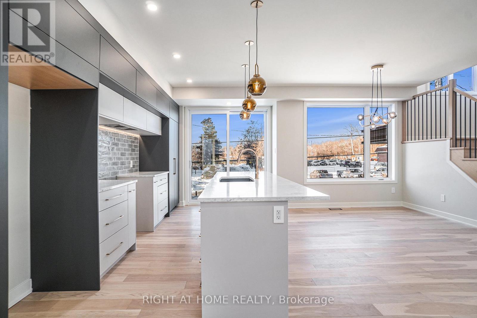 581 Codd's Road N
