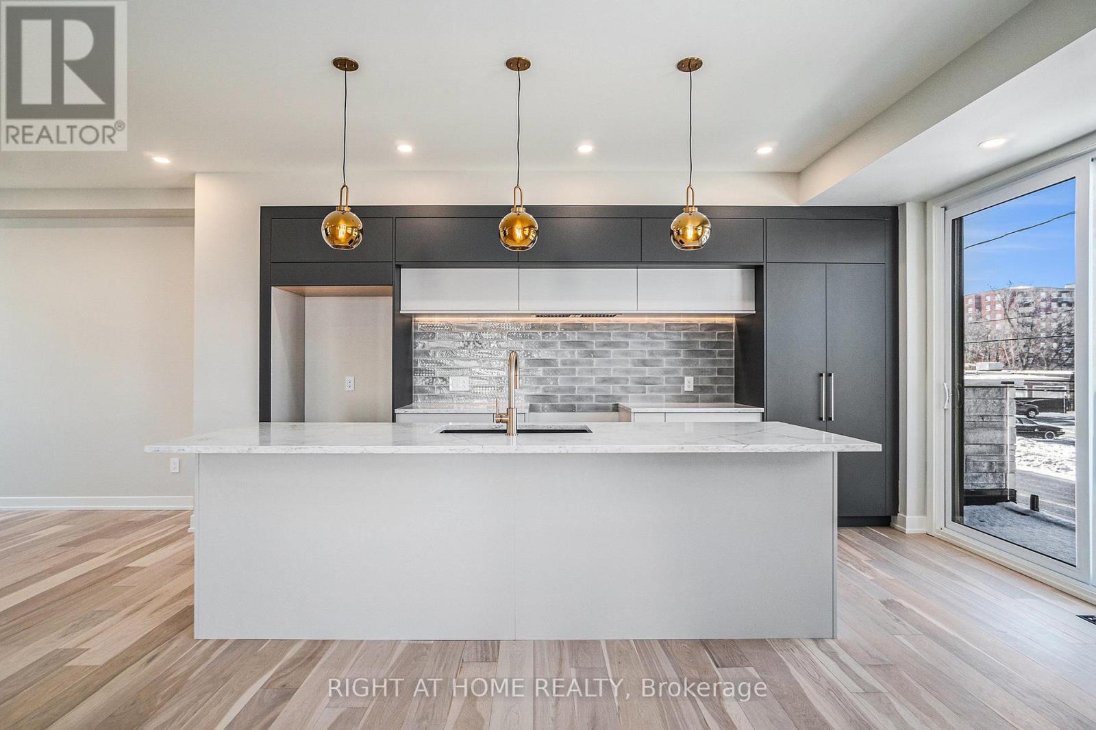 581 Codd's Road N