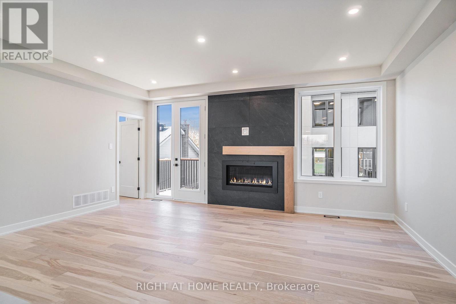 581 Codd's Road N