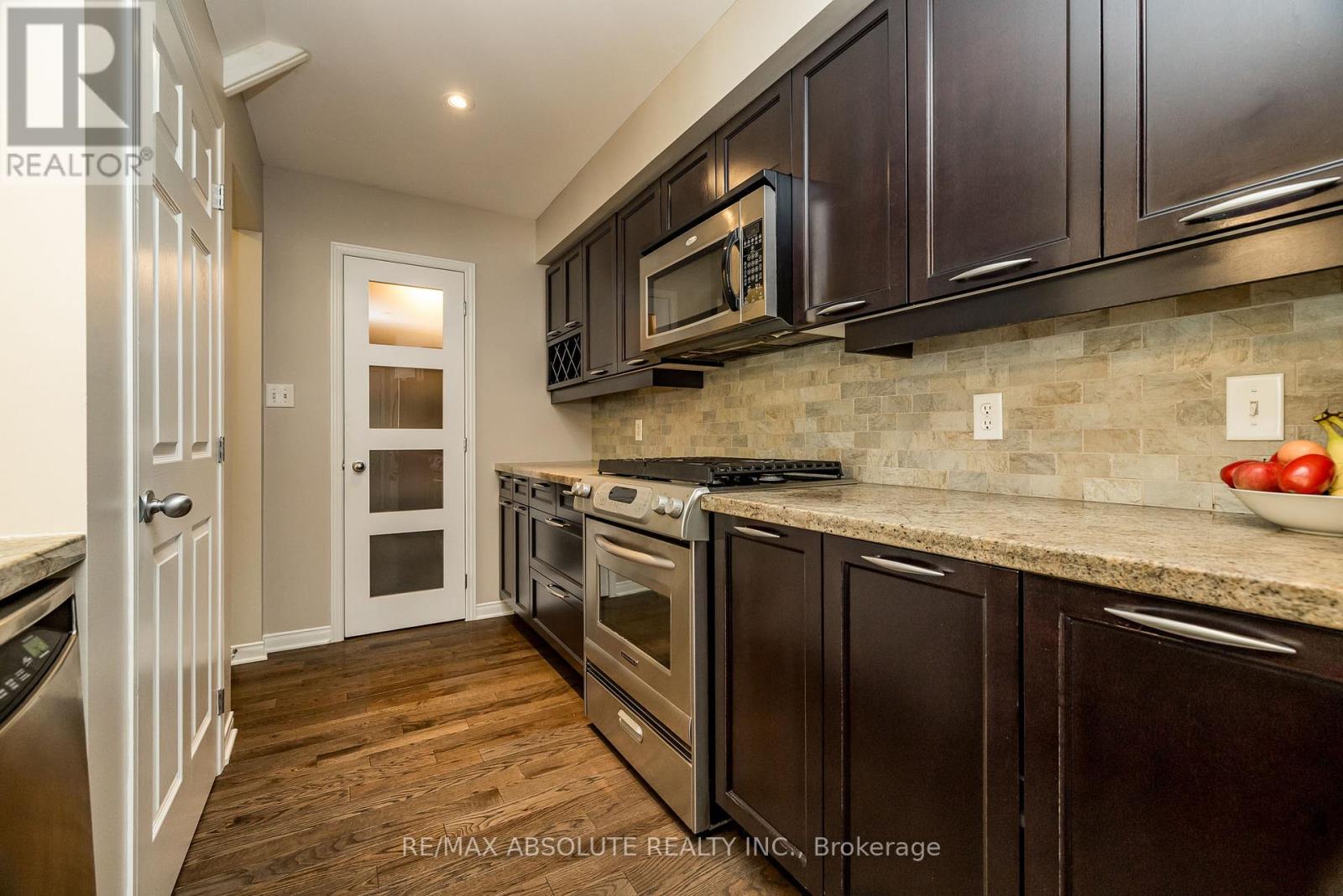 400 Evenwood Private