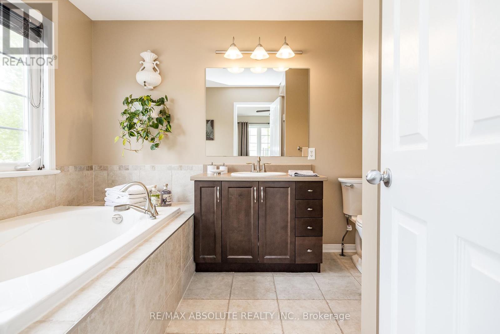 400 Evenwood Private