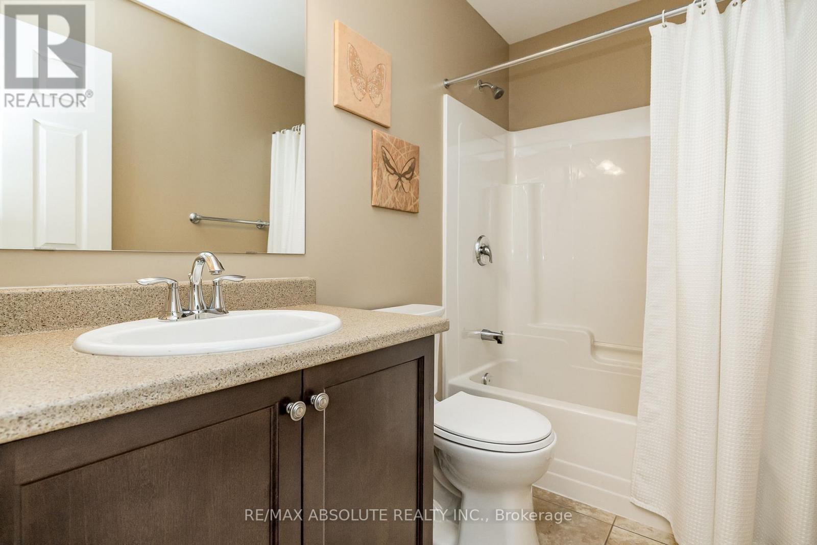 400 Evenwood Private