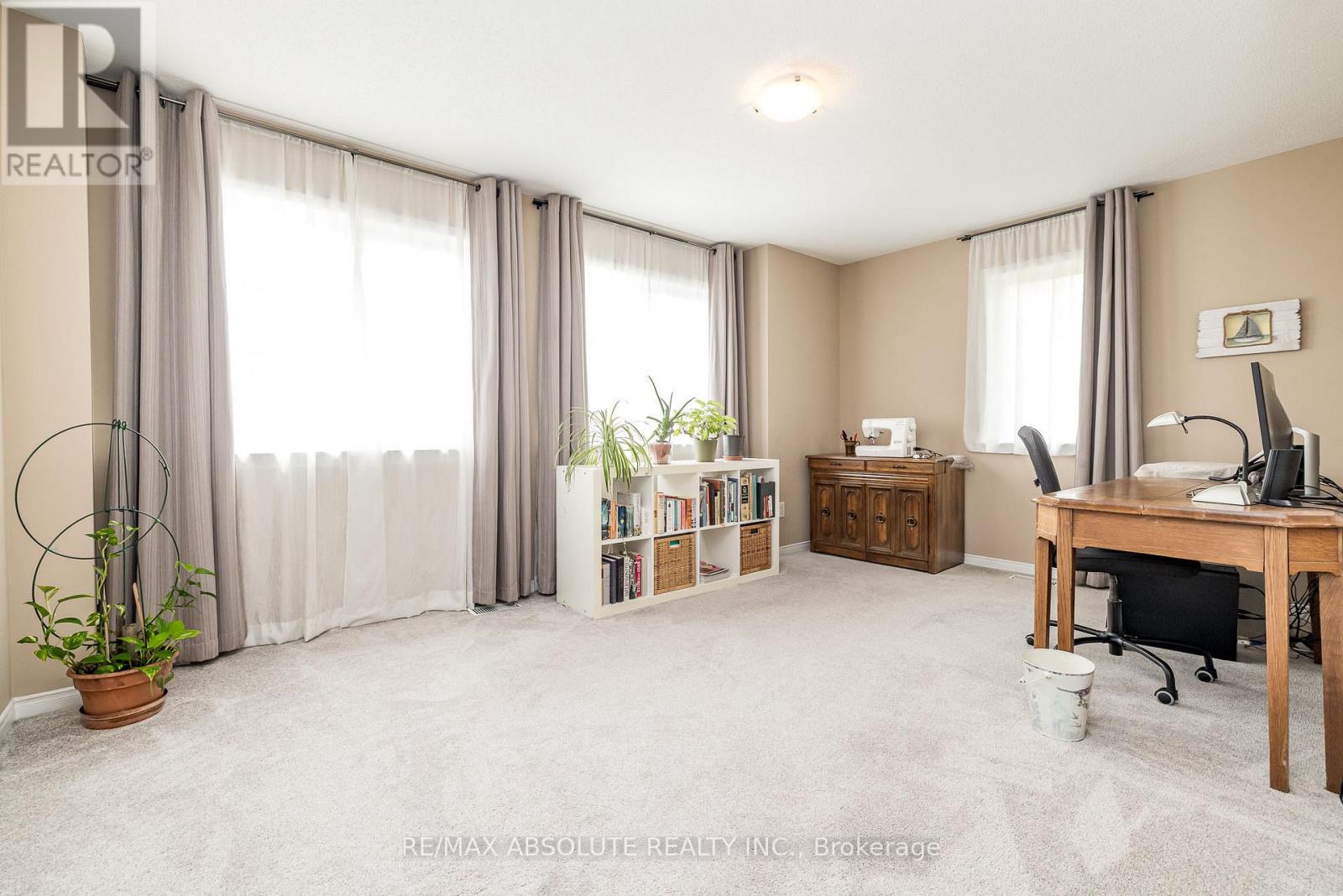 400 Evenwood Private