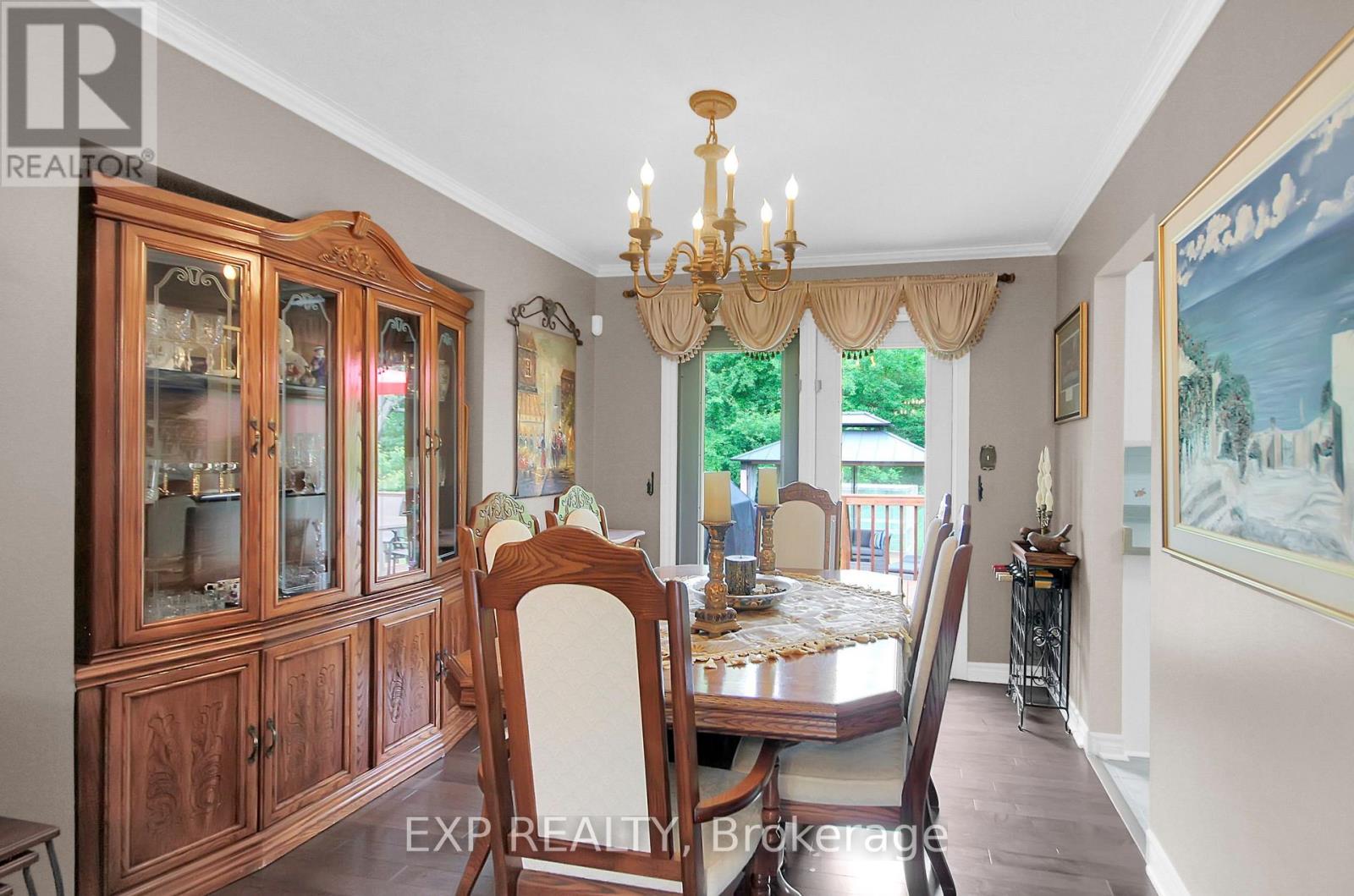 1989 Rideau Road