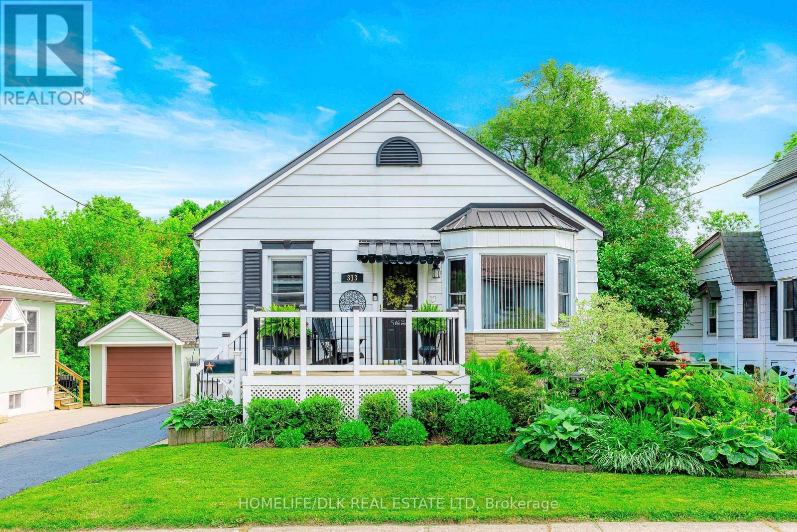 313 Pearl Street W