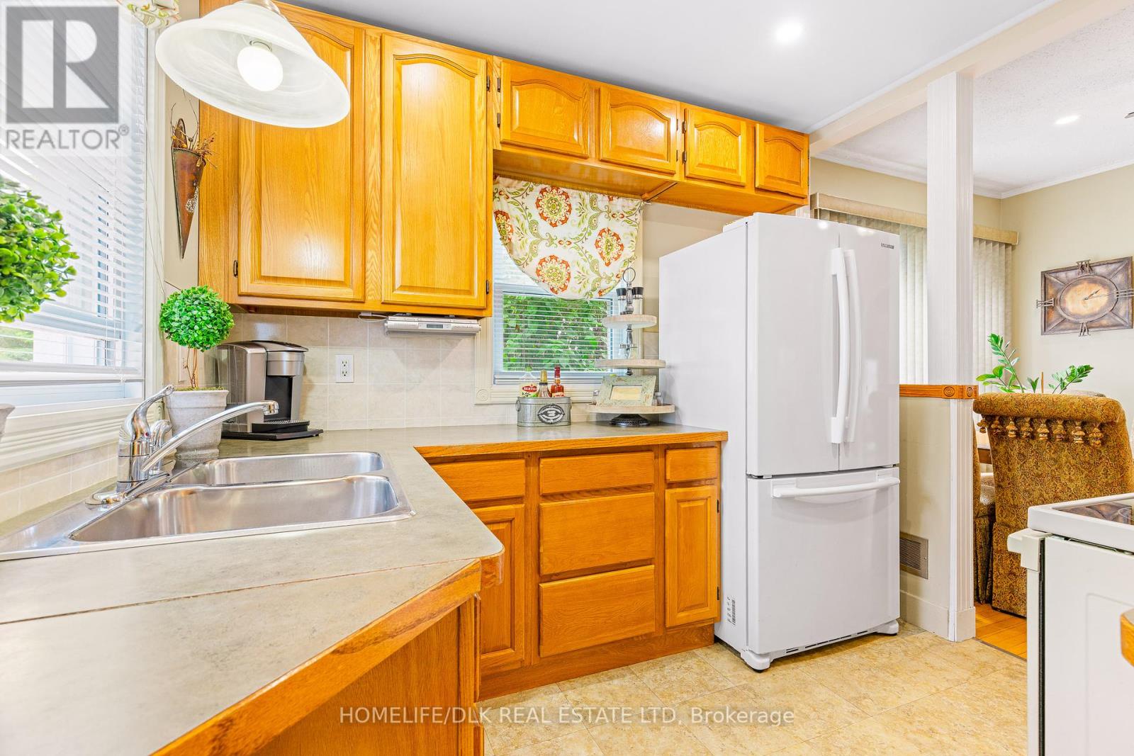 313 Pearl Street W