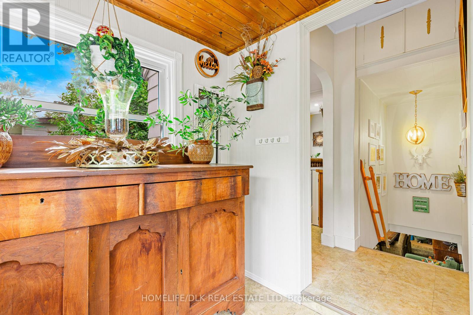 313 Pearl Street W