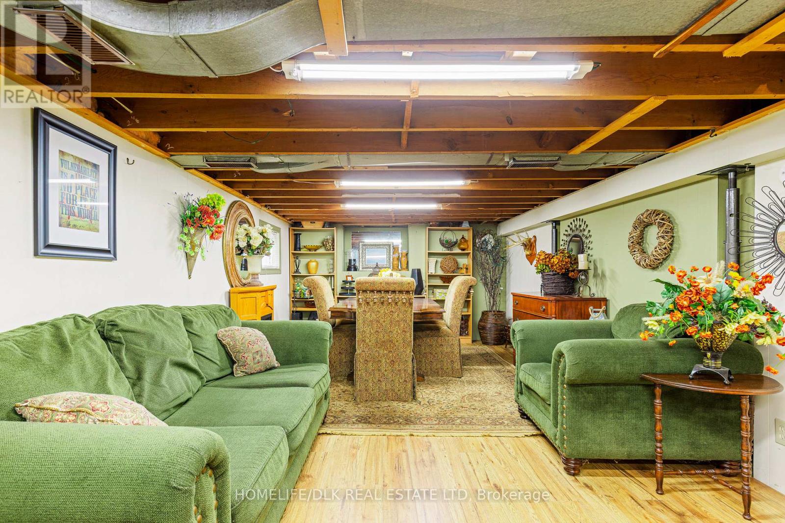 313 Pearl Street W