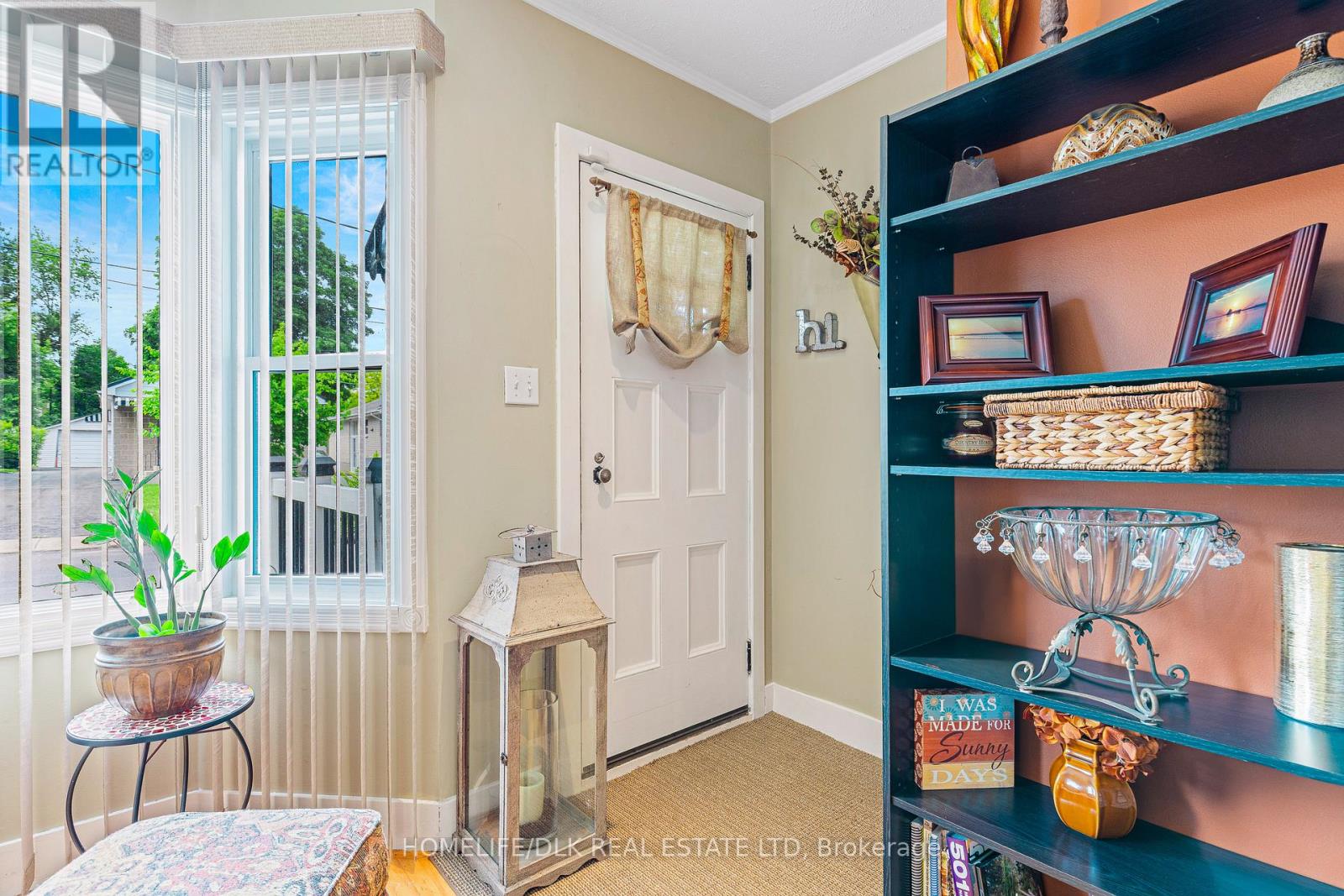 313 Pearl Street W