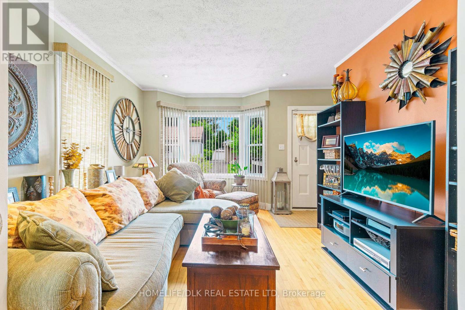 313 Pearl Street W
