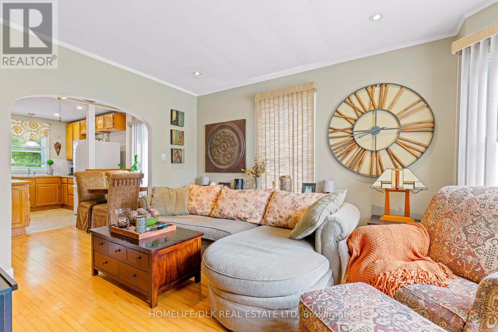 313 Pearl Street W