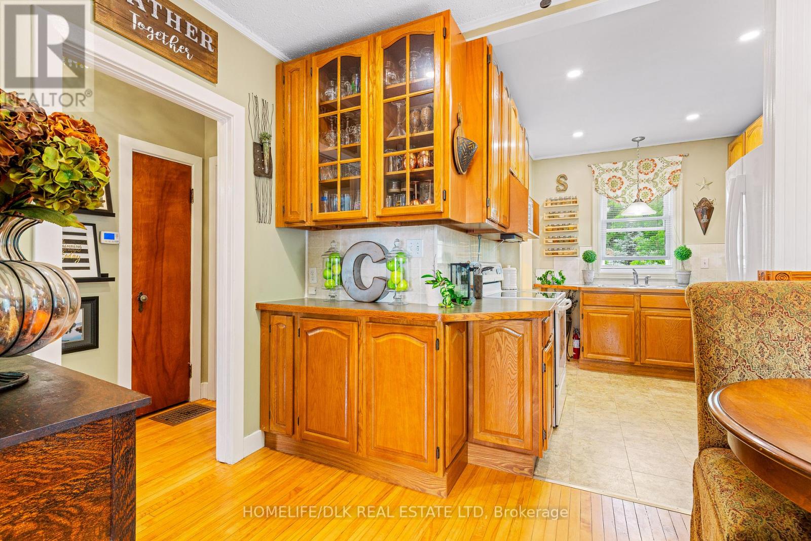 313 Pearl Street W