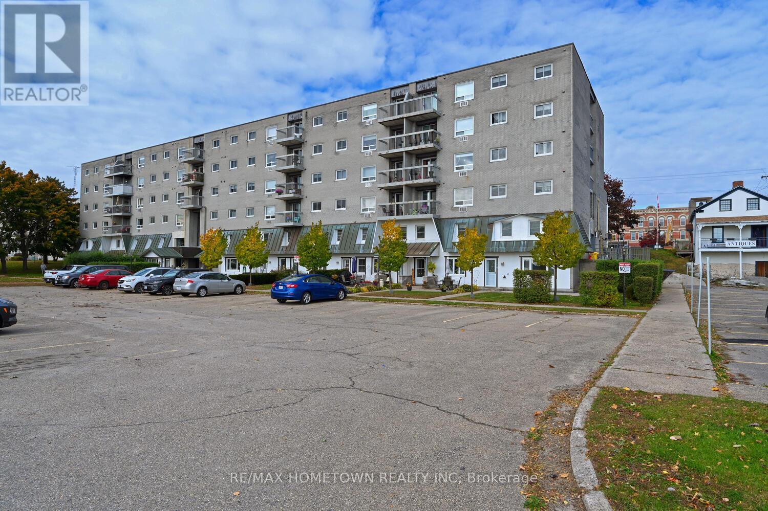 309 - 235 Water Street
