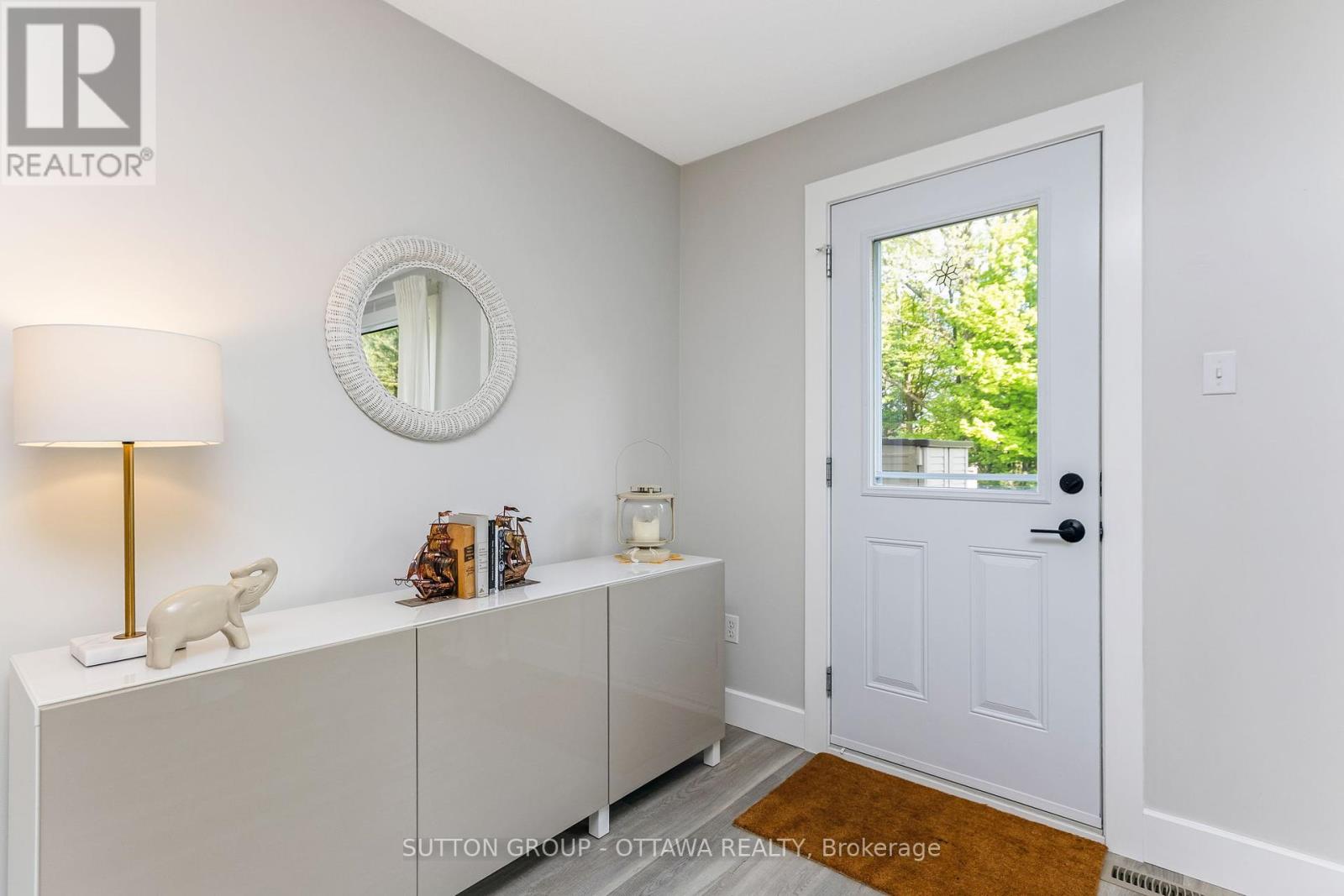 237 Teal Crescent