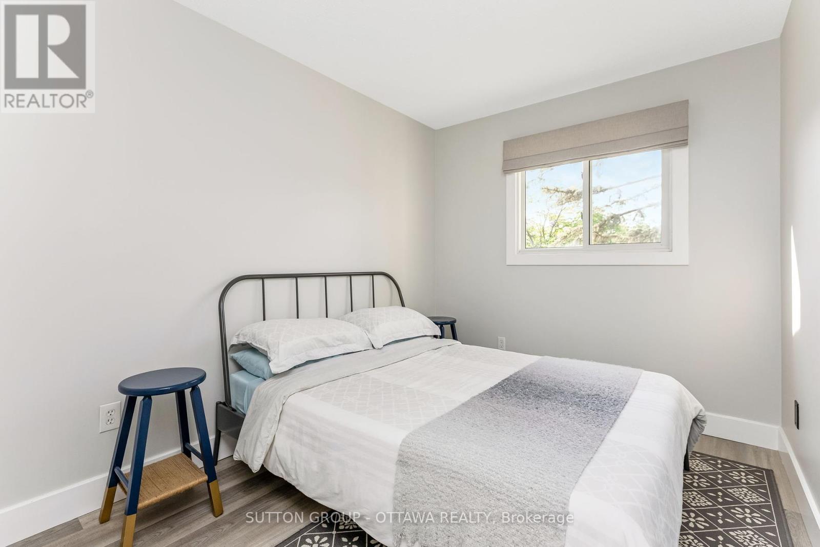 237 Teal Crescent