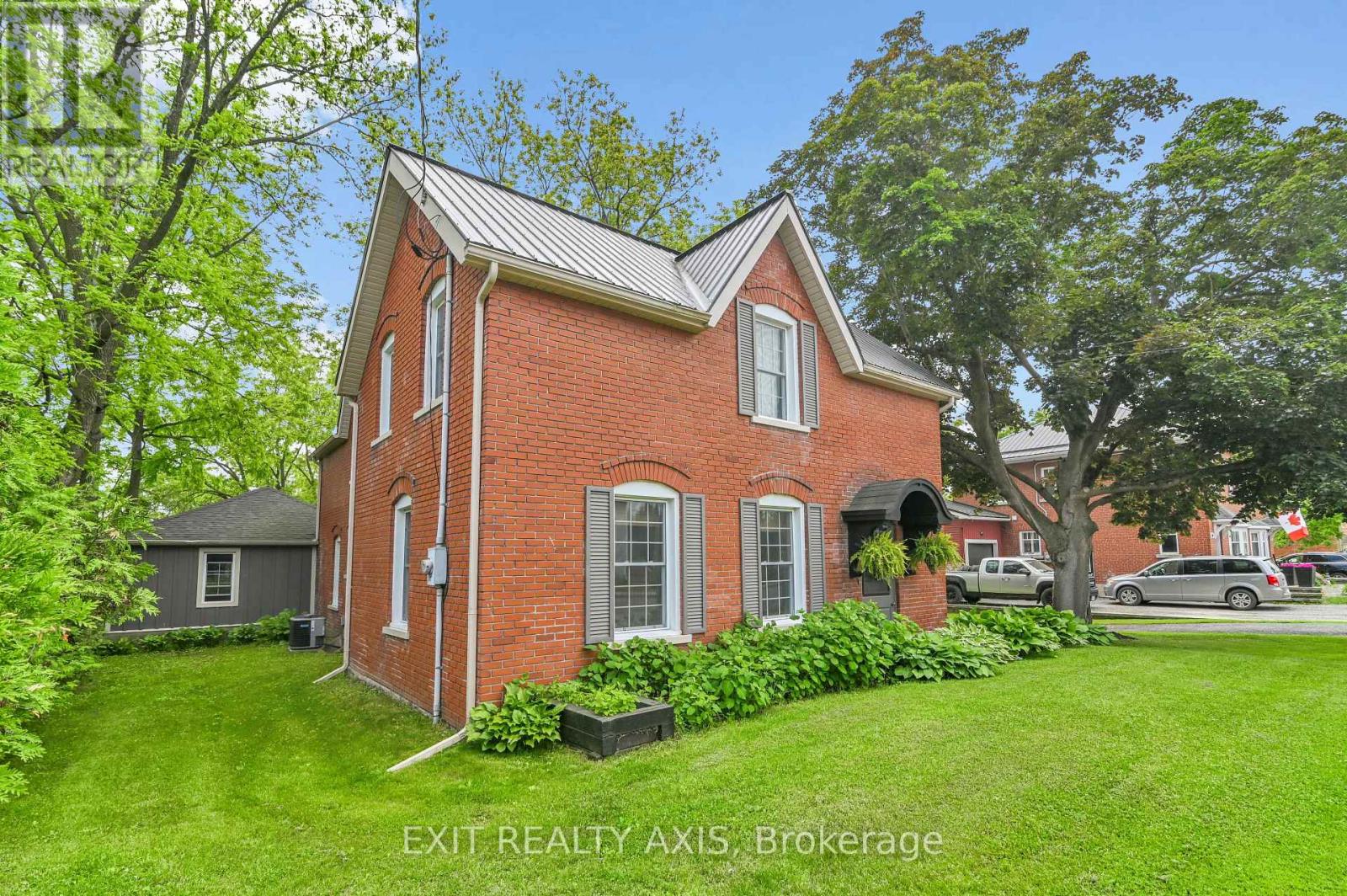 208 Clothier Street E