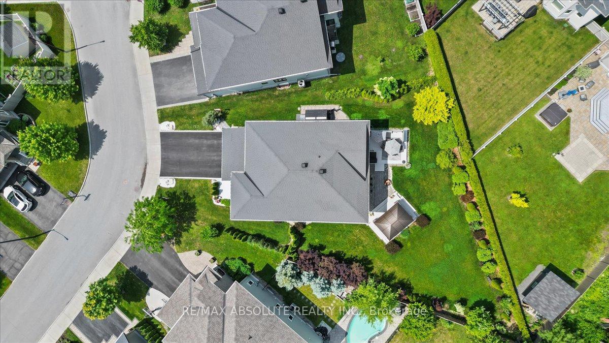 706 Bridleglen Crescent