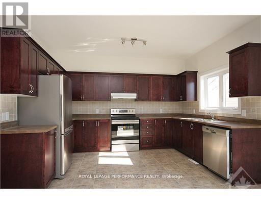 8164 Jeanne D'arc Boulevard N