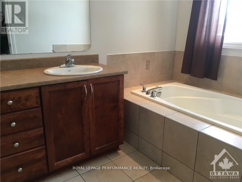 8164 Jeanne D'arc Boulevard N