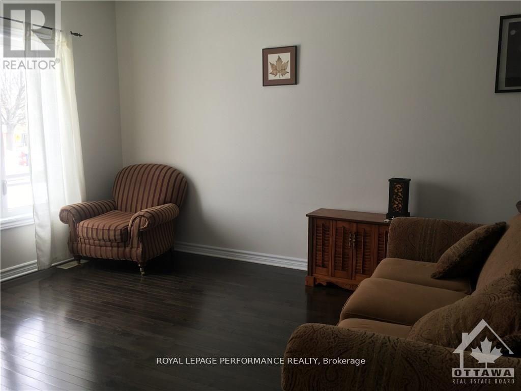 8164 Jeanne D'arc Boulevard N