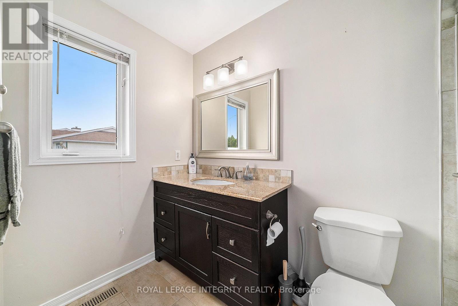 79 Woodford Way