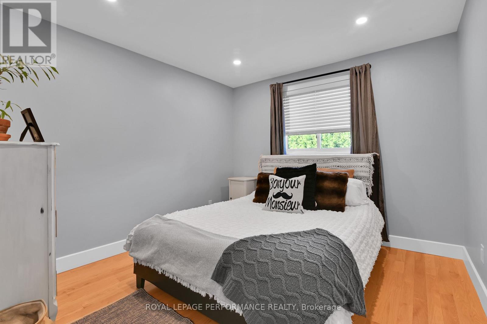 135 Acklam Terrace