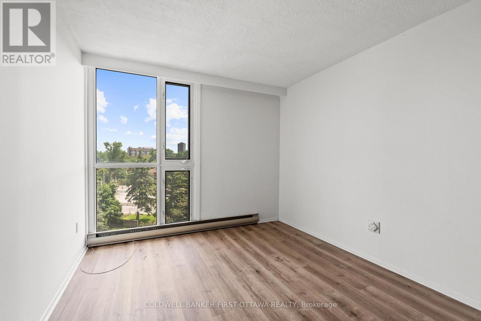 607 - 1025 Richmond Road