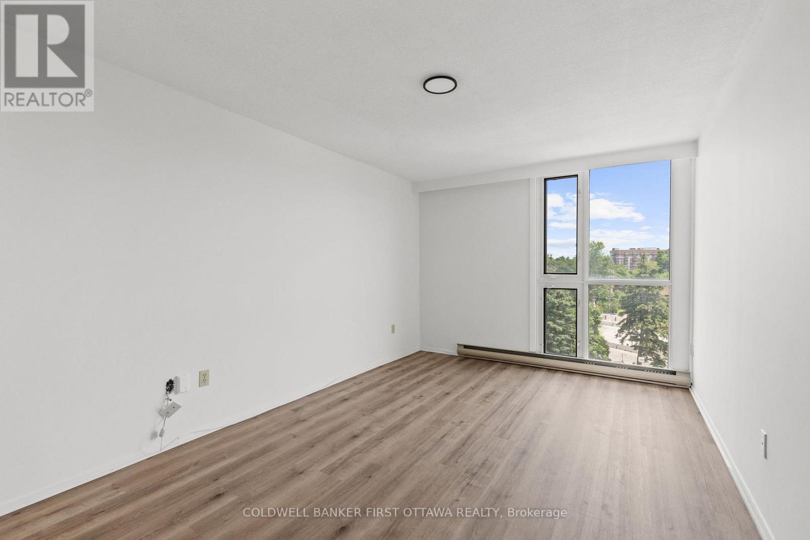 607 - 1025 Richmond Road