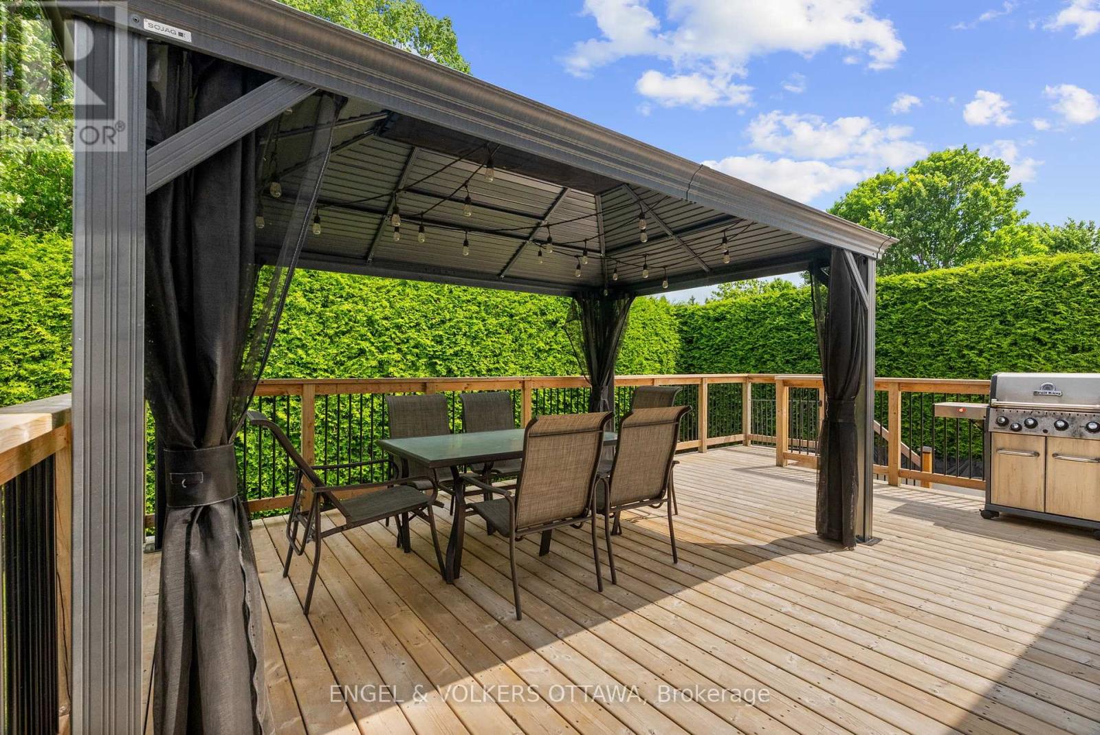 20 Assiniboine Drive